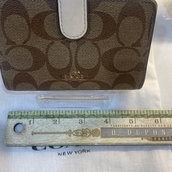 Coach Brown Monogram Wallet EUC - Picture 11 of 12